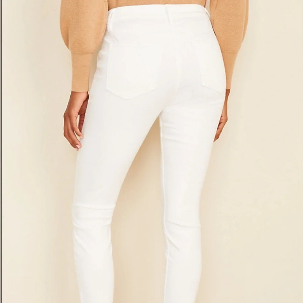NWT - Ann Taylor White Skinny Jeans with Sailor Buttons - Sz 6 - Picture 2 of 9